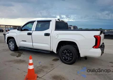 2025 Toyota Tundra Crewmax Sr z USA, uszkodzony, nr VIN 5TFKB5DB7SX262085